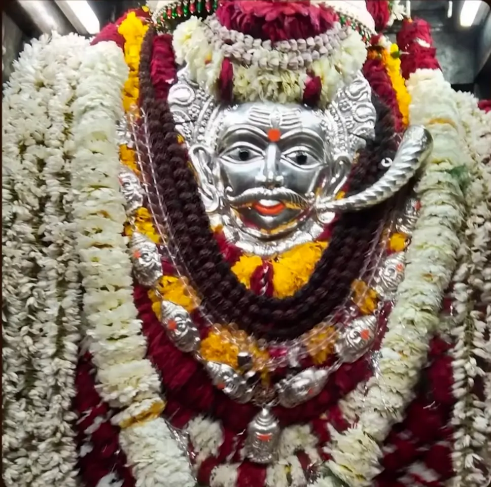 Famous Temple in Varanasi 