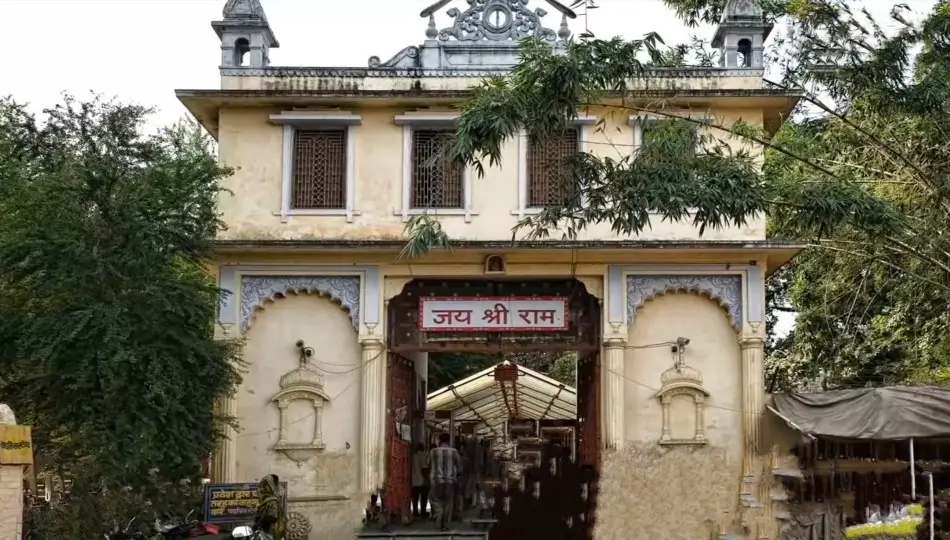 Famous Temple in Varanasi 